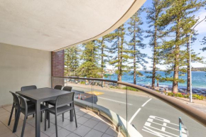 Ocean-facing 2-Bed Manly Unit with Gym & Sauna, Sydney